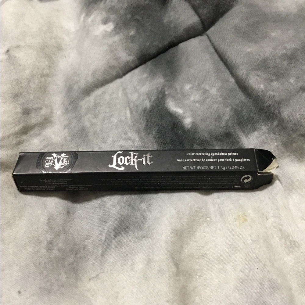 Kat Von D Lock It Color Correcting Eyeshadow Prime